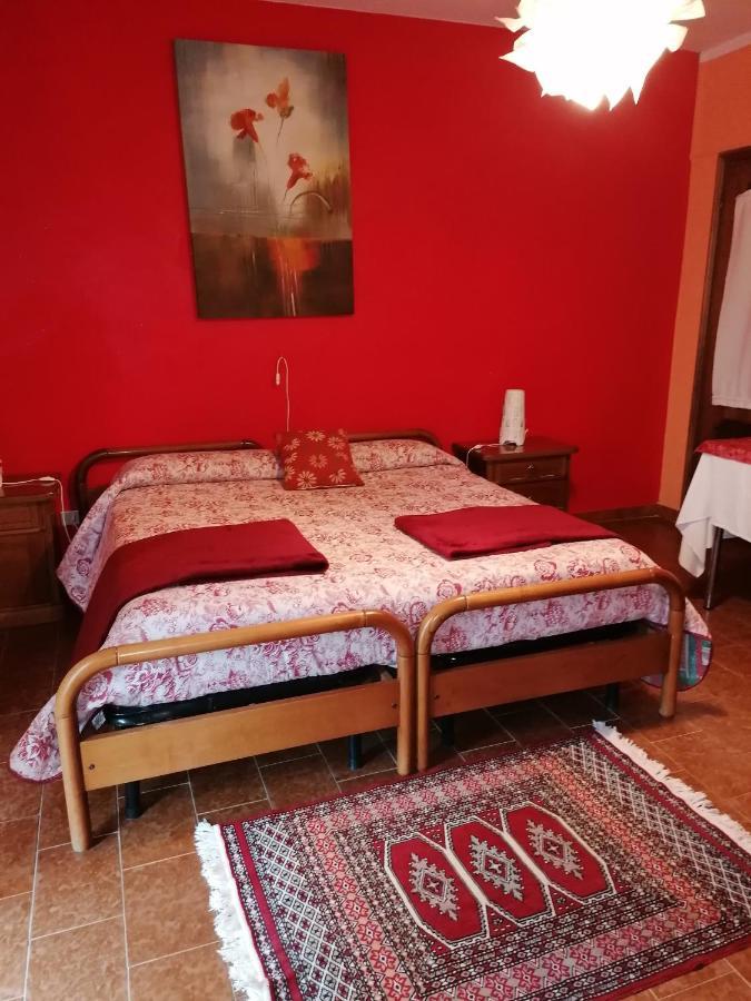 Camera Matrimoniale con Letto Supplementare